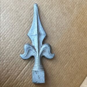 Antique Silver Metal Fleur-de-Lis Decor / Objet d’Art